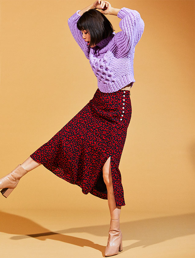 LOOK 01 | 立体感あるニット＆美シルエットスカート