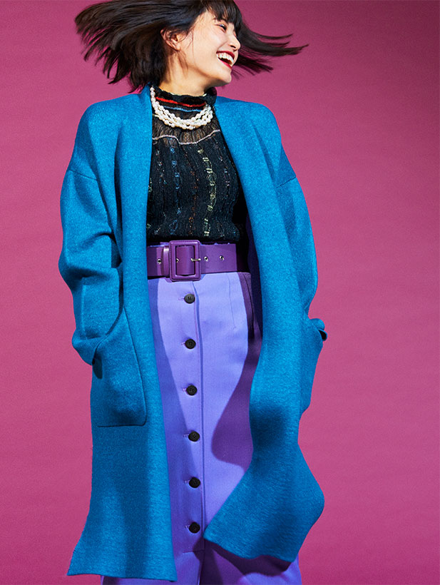 LOOK 06 | 纏うだけでサマ見えのガウン型ロングカーデ