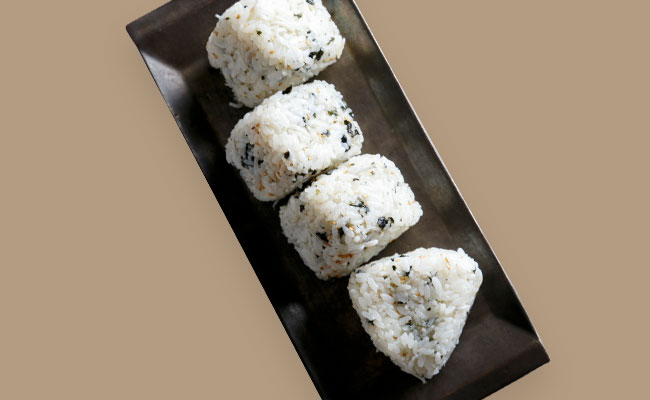 韓国のりとしらすのおむすび